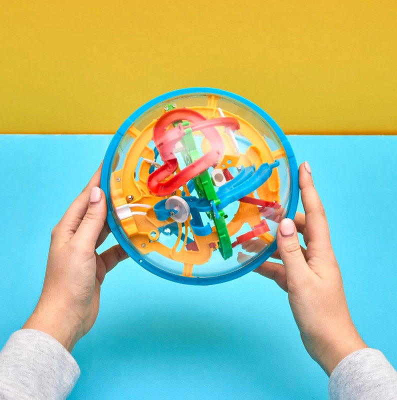 Gioco del labirinto infernale con 3 livelli di difficoltà e 118 ostacoli, una divertentissima idea regalo per adulti e bambini